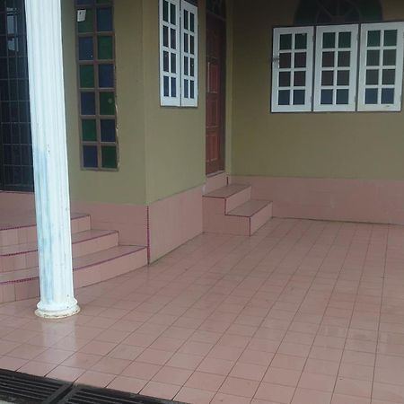 Ferienwohnung Umah Mama Kuala Terengganu Exterior foto